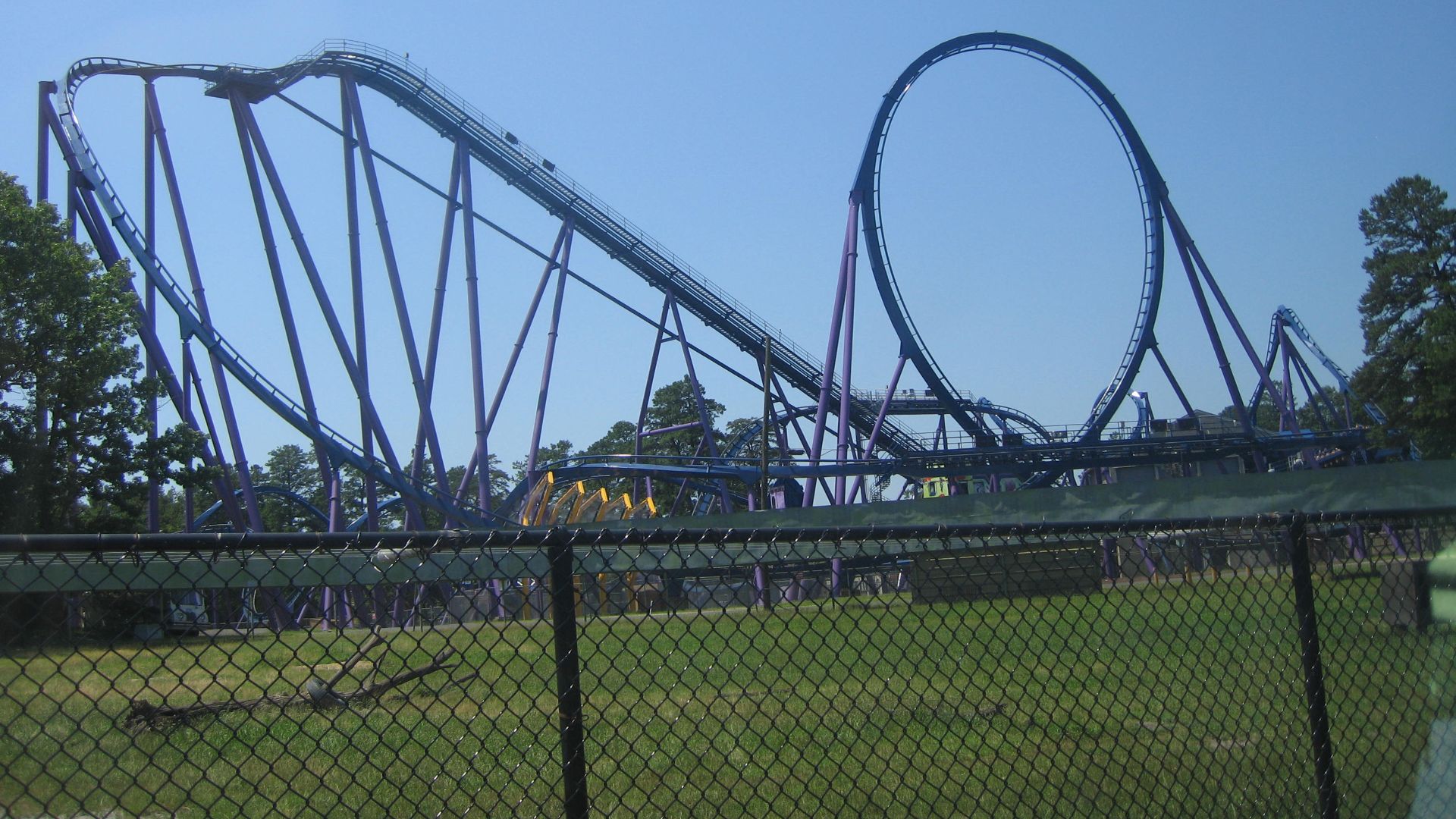 File:Bizarro at Six Flags Great Adventure.jpg