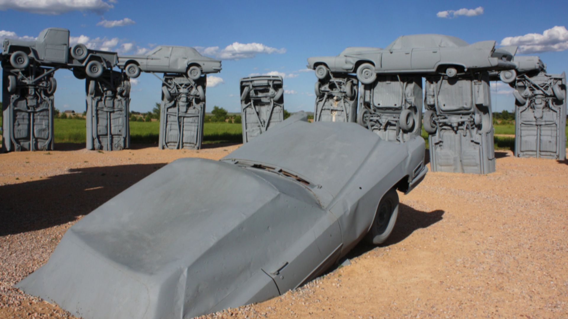 File:A452, Carhenge, Alliance, Nebraska, USA, central cars, 2016.jpg