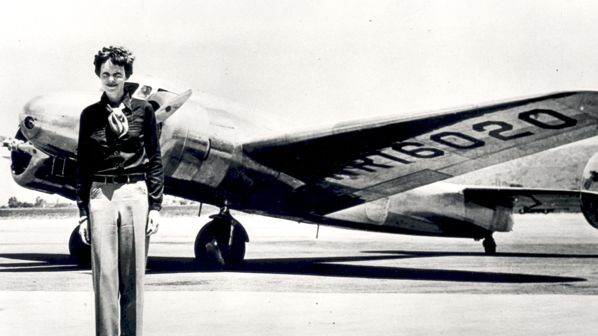 File:Amelia Earhart - GPN-2002-000211.jpg