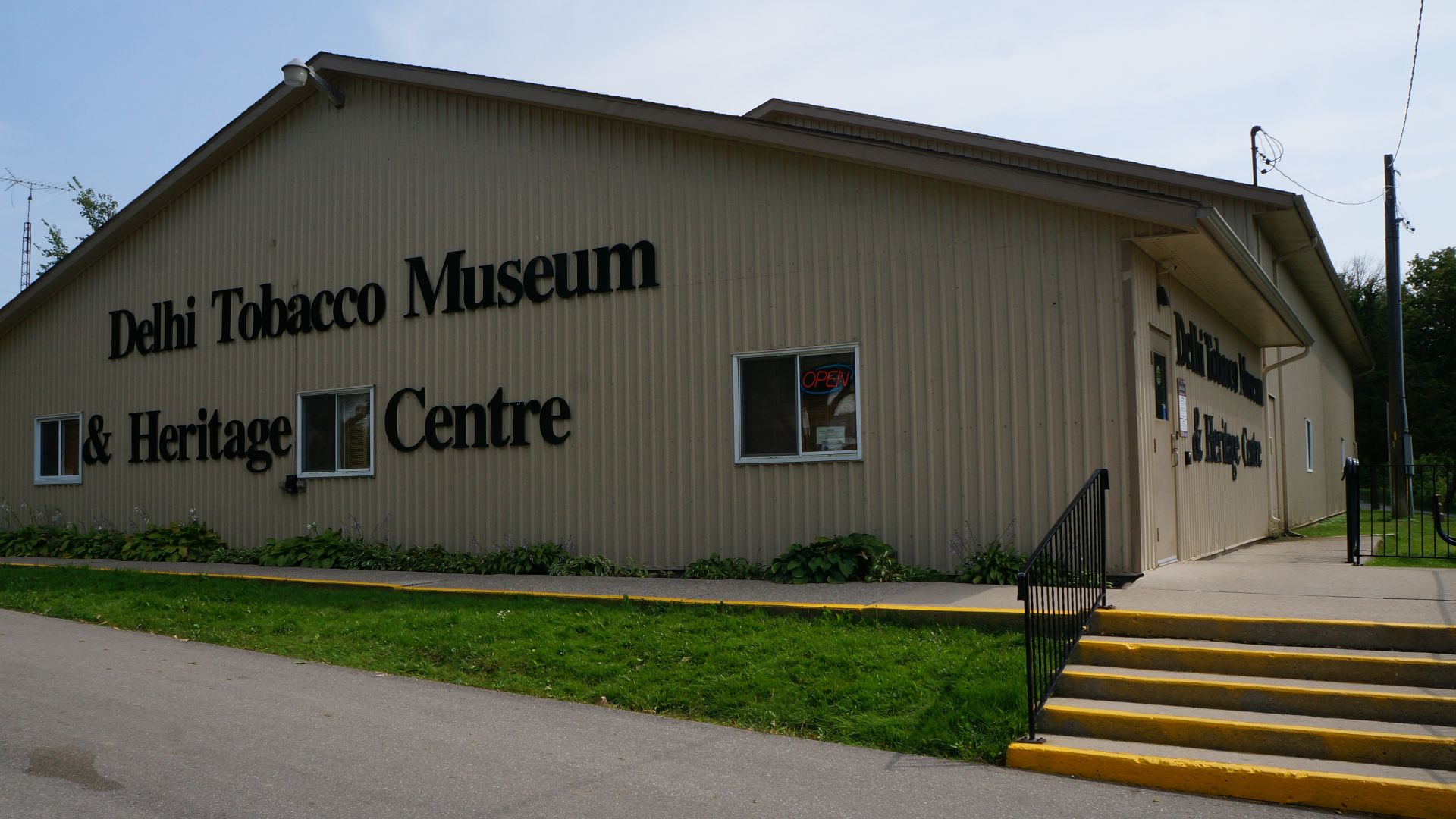 File:Delhi Tobacco Museum & Heritage Centre - Delhi, ON.jpg