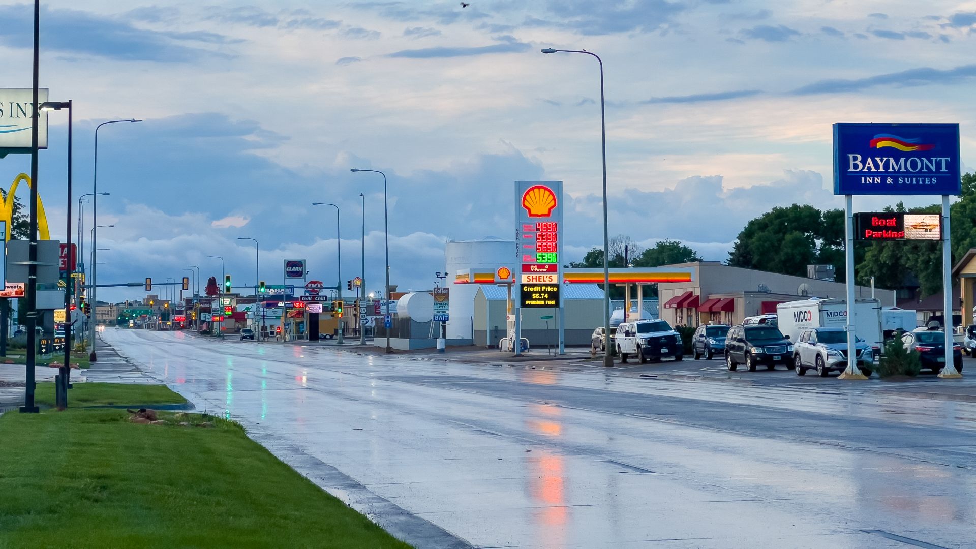 File:Pierre South Dakota in the Rain (52953626068).jpg