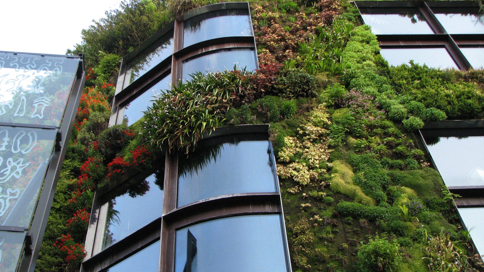 File:Musée du Quai Branly April 30, 2008 n2.jpg
