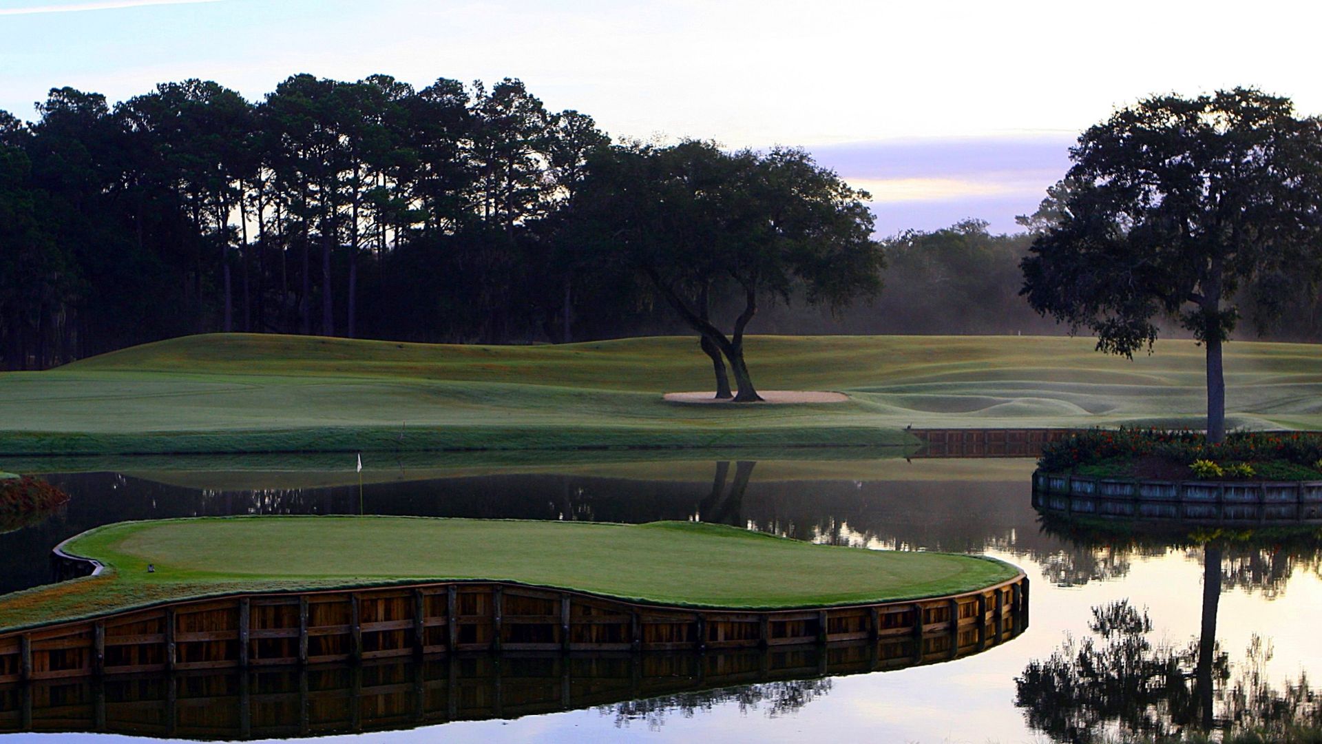 File:TPC Sawgrass 17.jpg