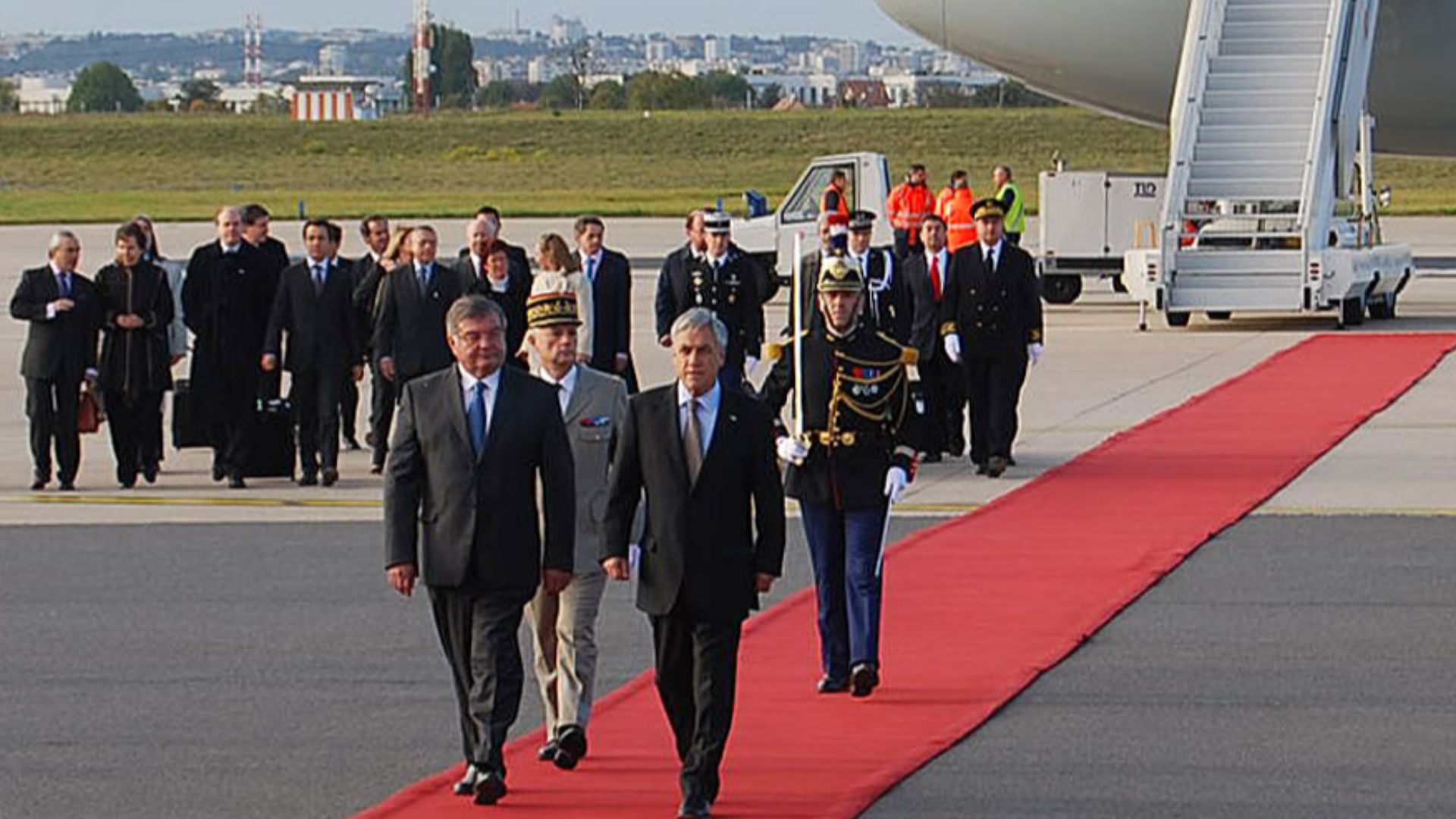 File:Piñera Paris arrival 2010.jpg