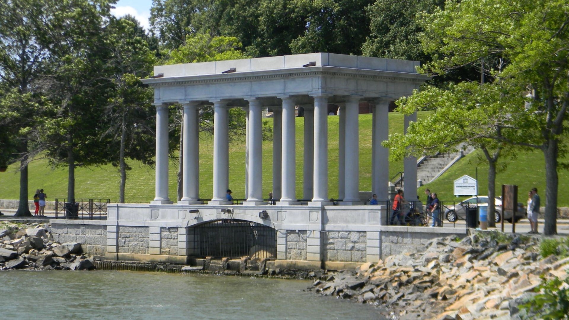 File:Plymouth Rock Pavillion.jpg