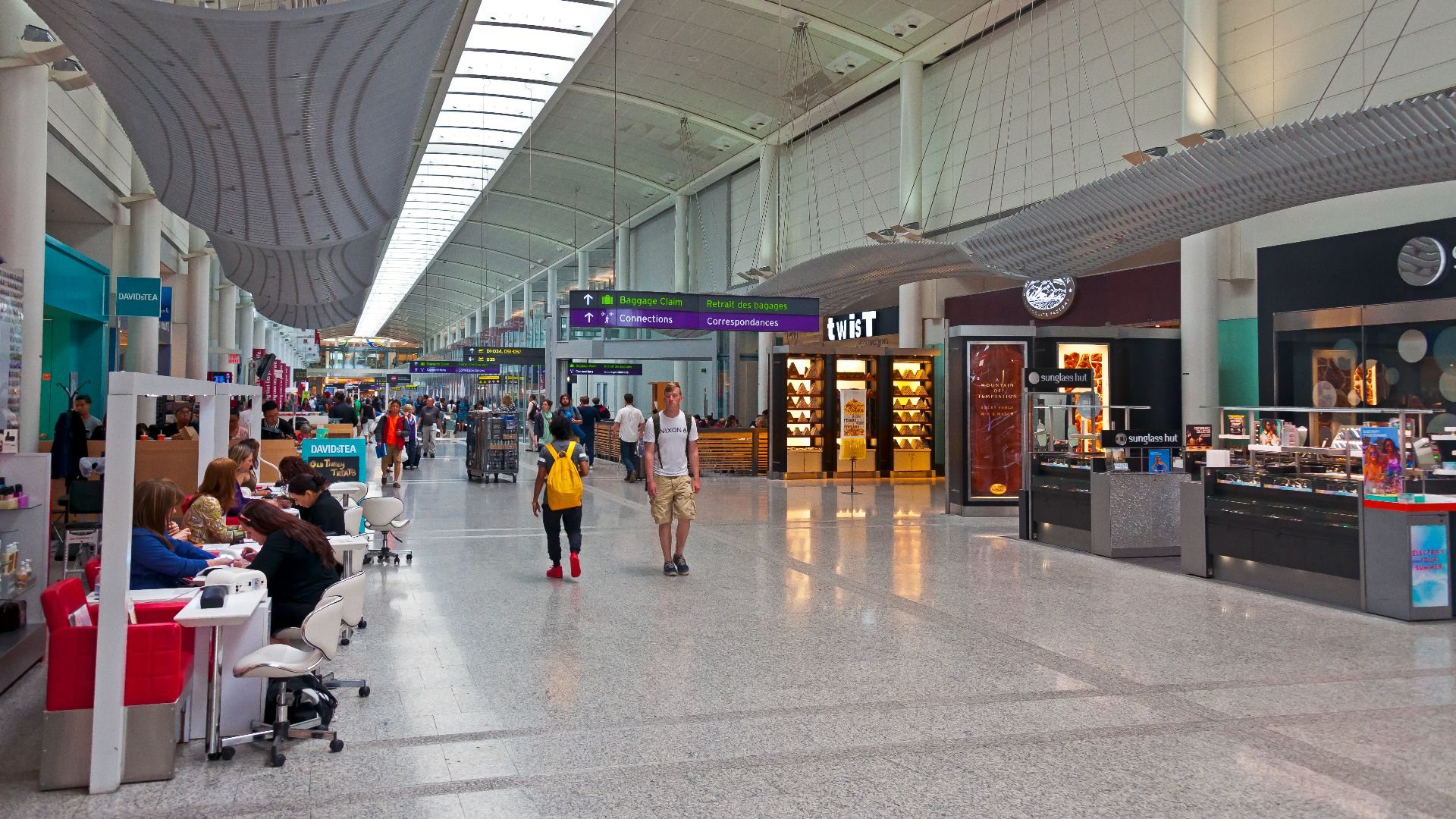 File:Terminal 1, Toronto Pearson International Airport, angled view.jpg