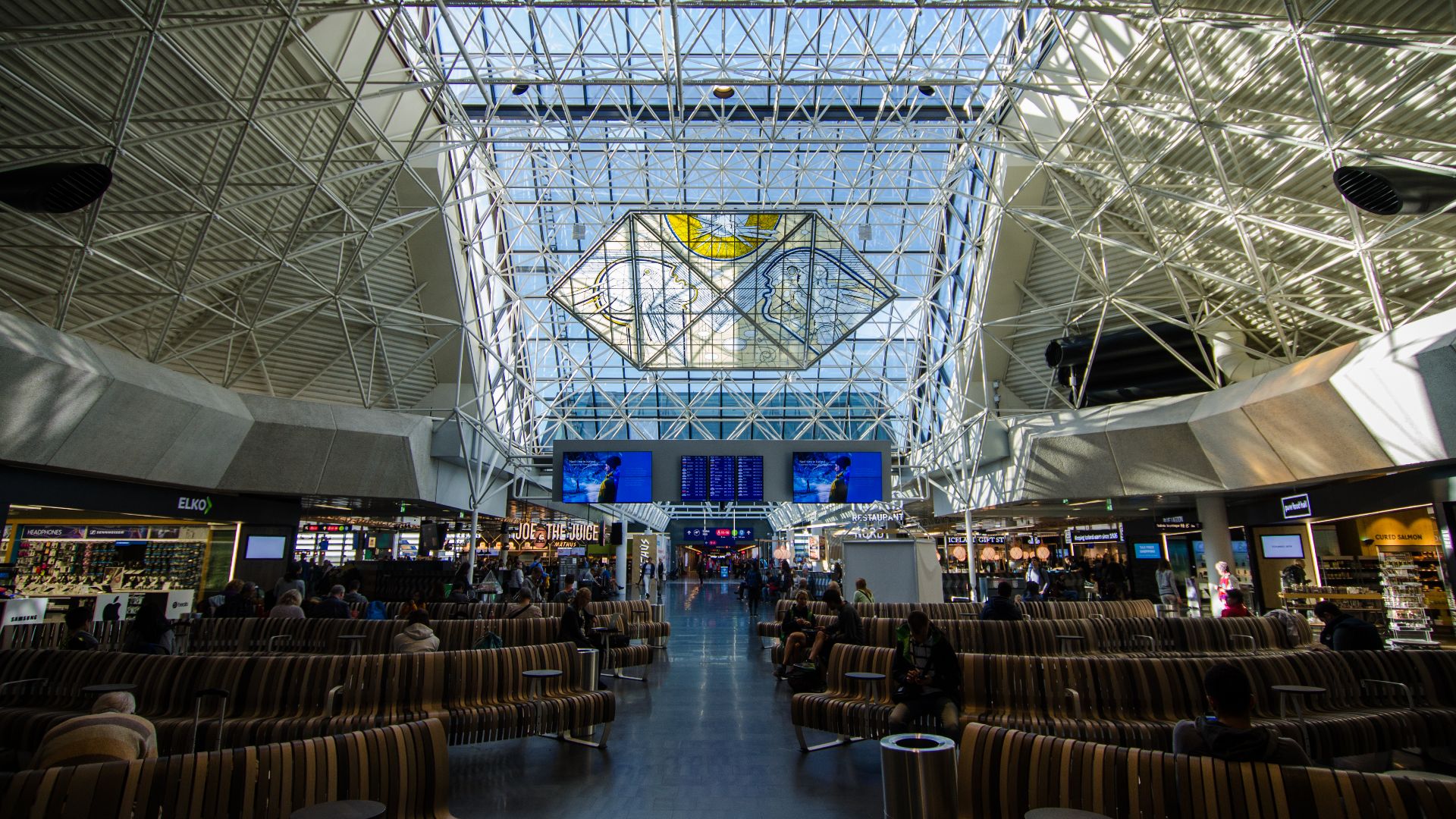 File:Keflavík International Airport (31695263501).jpg