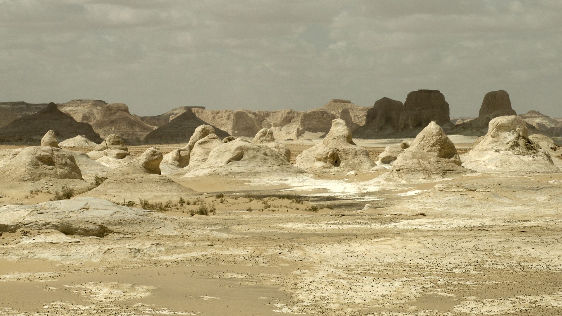File:White Desert, Rock formations in desert landscape 2, Egypt.jpg