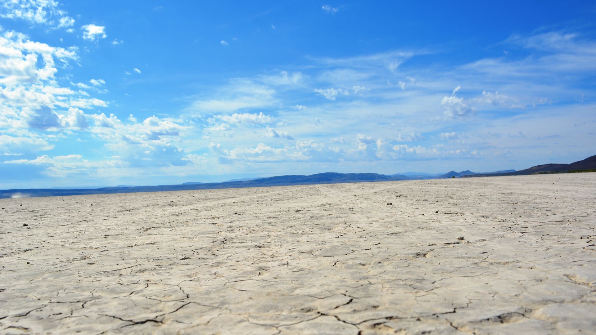 File:Alvord Desert (22608689215).jpg