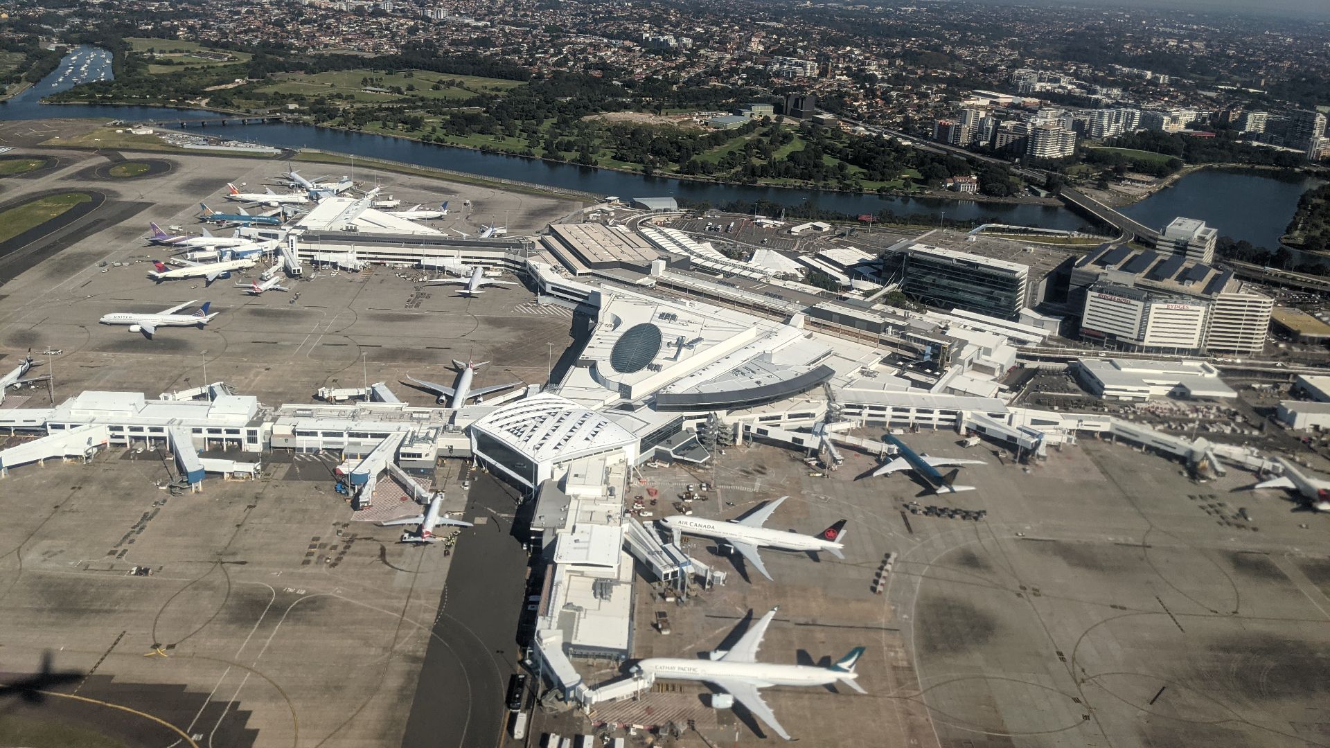 File:Terminal 1 Sydney Airport 2021.jpg