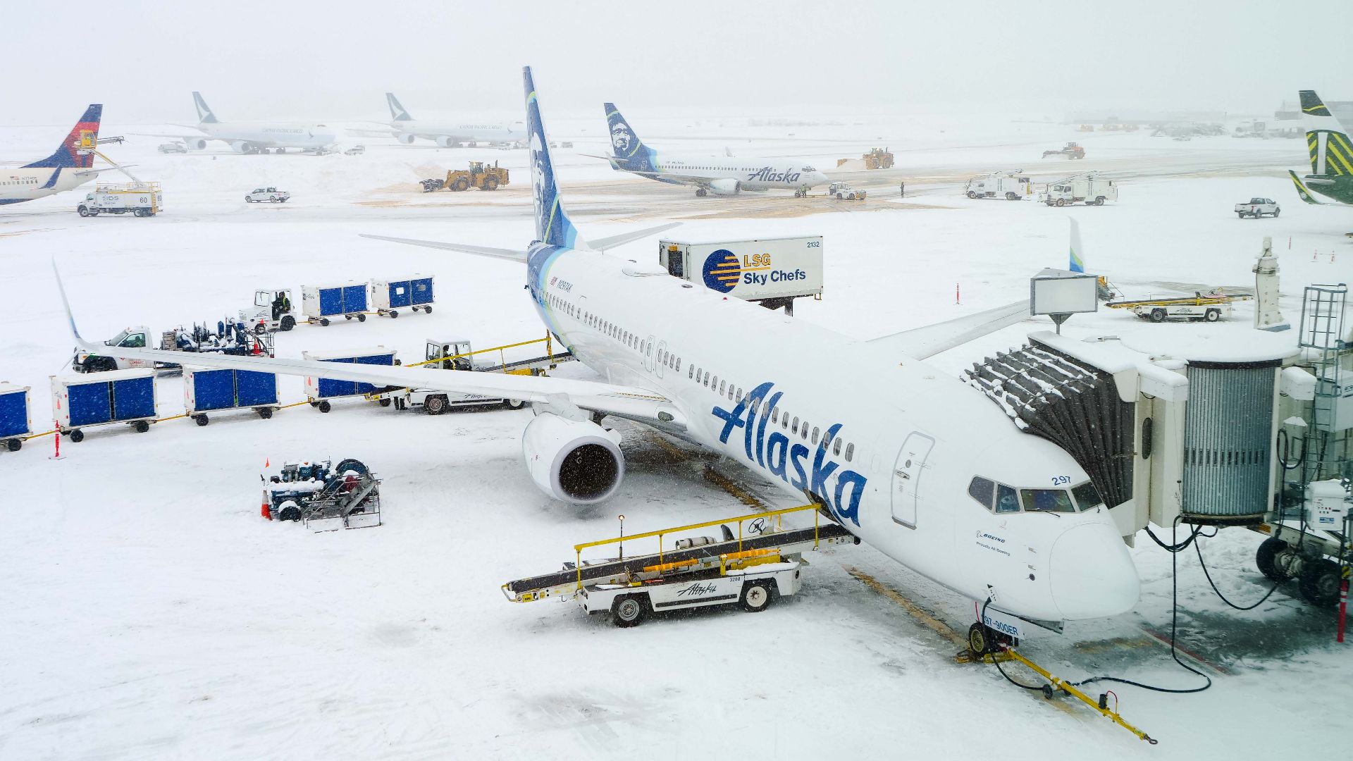 File:Alaska Airlines Boeing 737 900ER N297AK Anchorage (Quintin Soloviev).jpg
