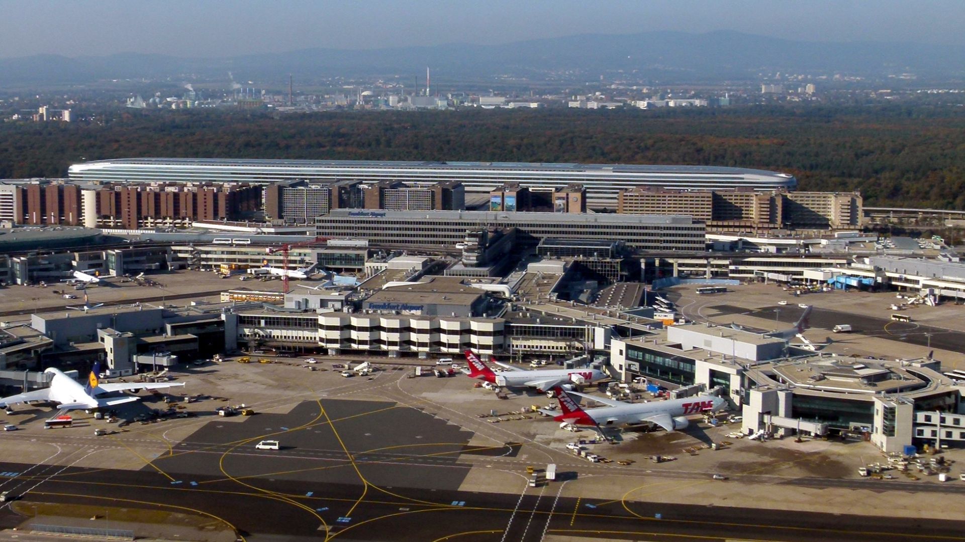 File:Aerial View of Frankfurt Airport 1.jpg