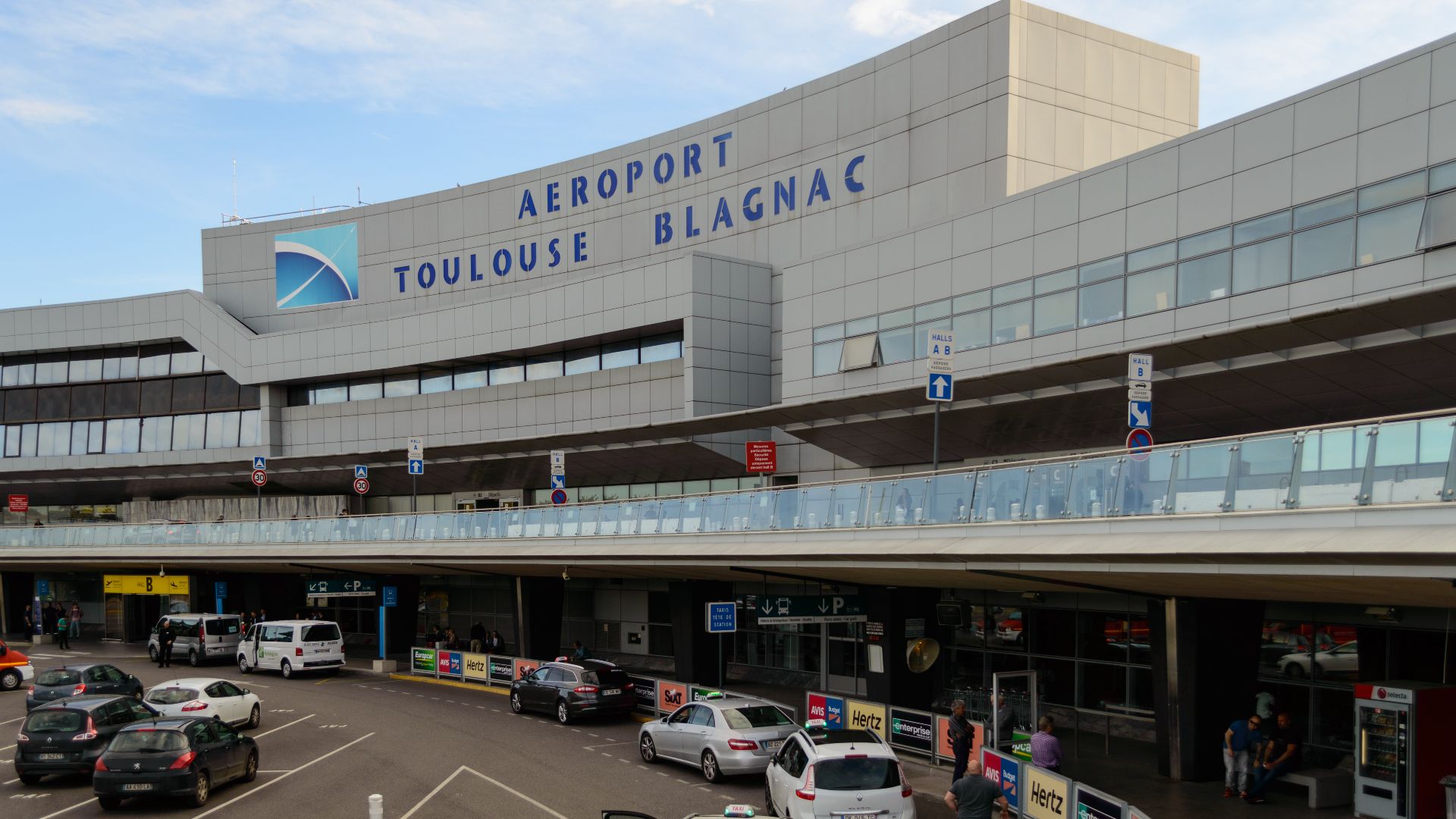 File:Aérogare LFBO 2016.jpg