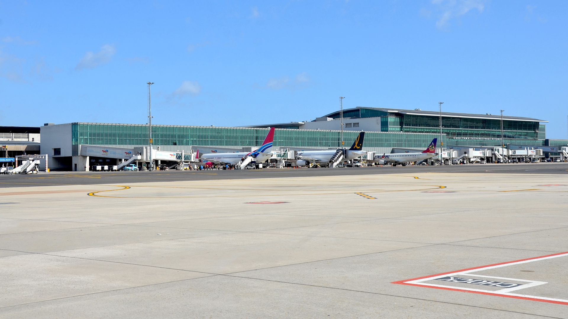 File:Cape Town International Airport.jpg