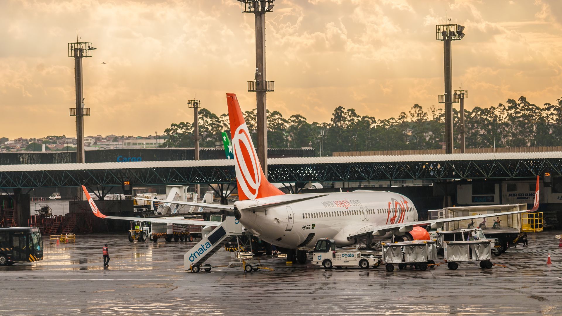 File:Guarulhos International Airport, São Paulo, Brazil.jpg