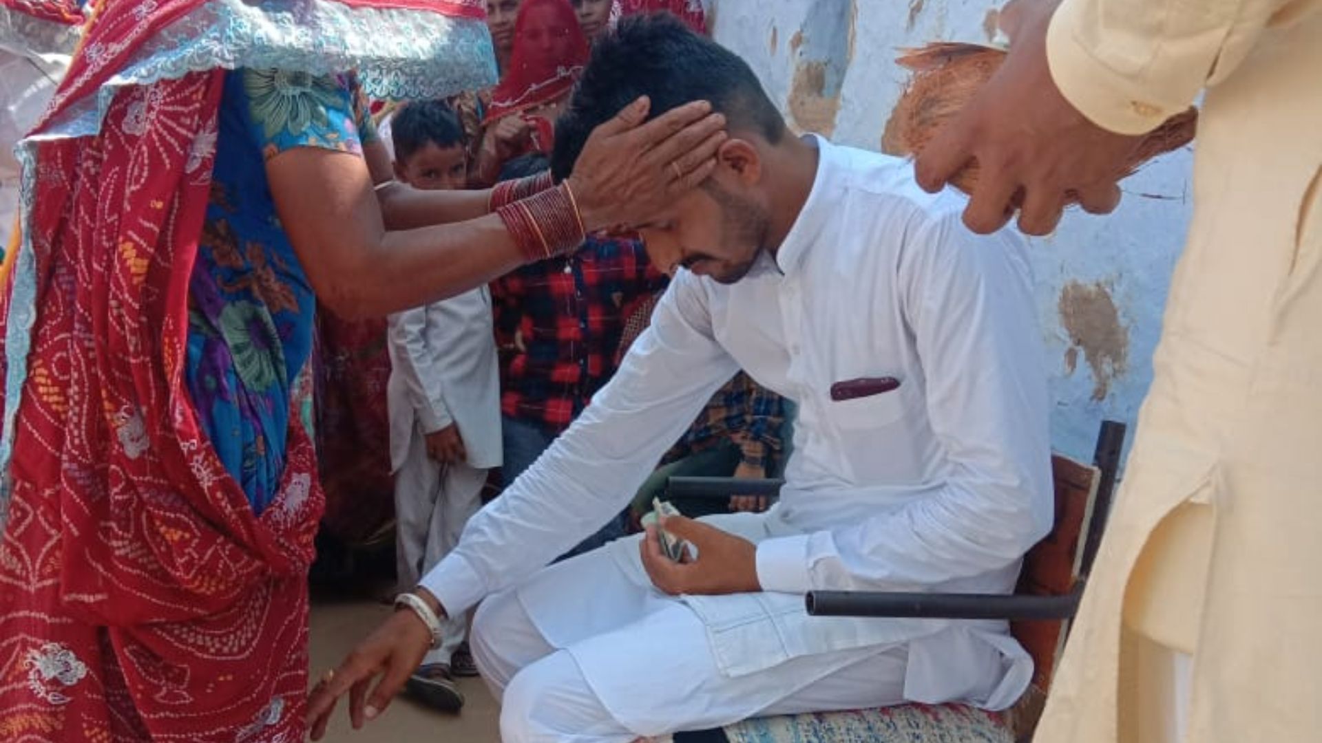 File:Son in law bowing and greeting mother in law.jpg
