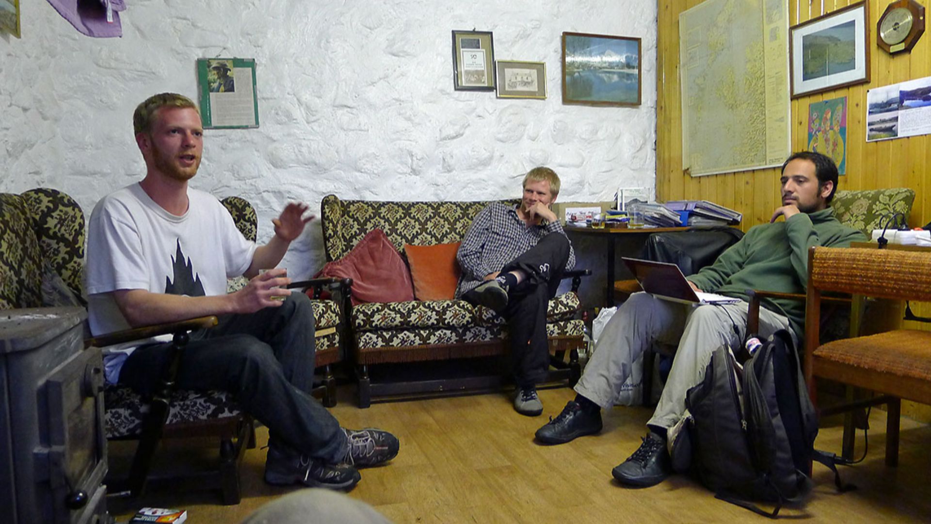 File:The Common Room of the Gatliff Trust Hostel at Rhenigidale - geograph.org.uk - 2745531.jpg