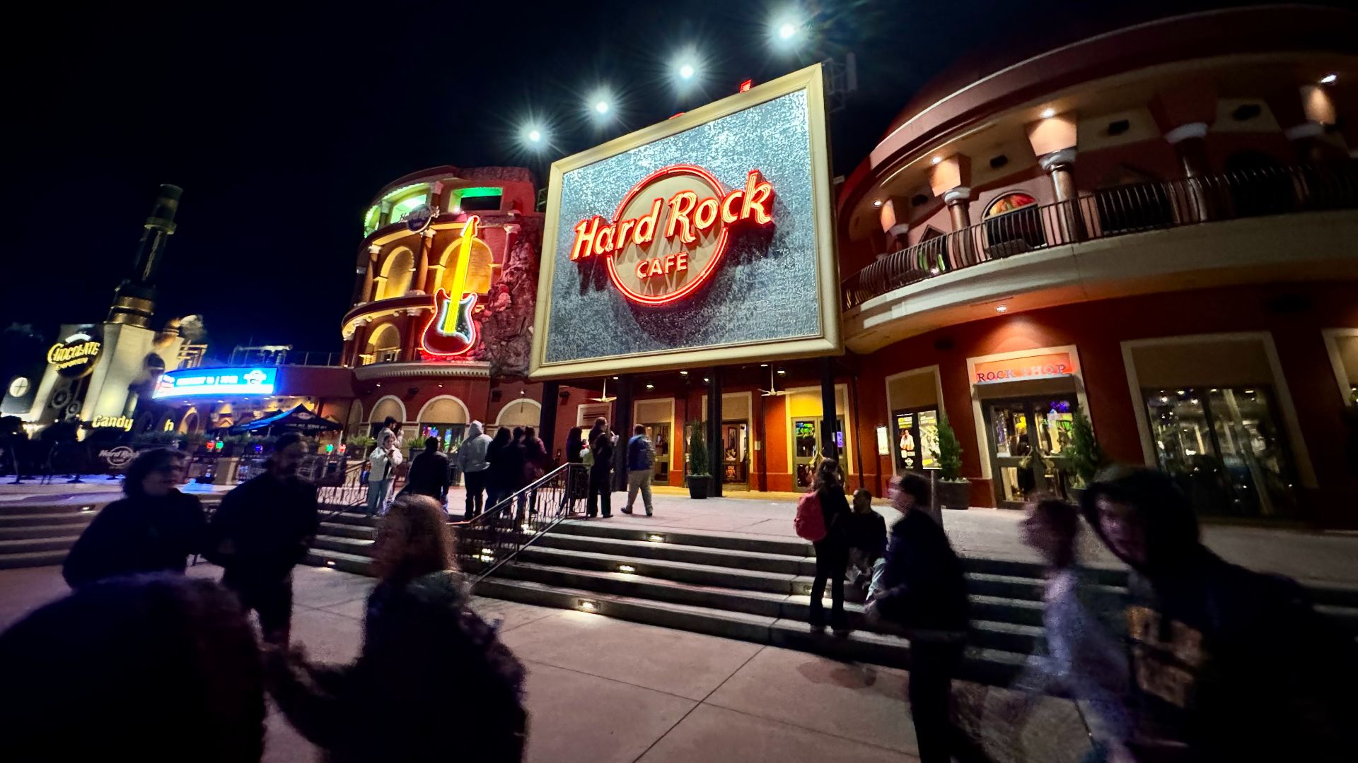 File:Hard Rock Restaurant and Hotel Universal Studios Orlando.jpg