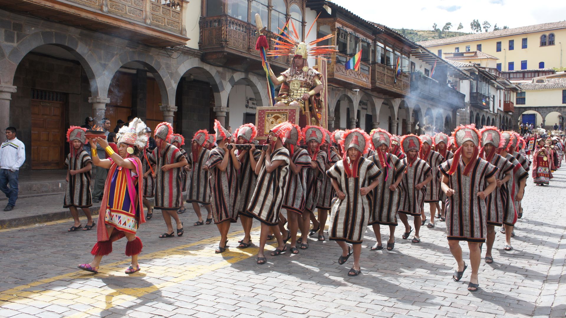 File:Inca carried on his throne during the Inti Raymi 2011.jpg