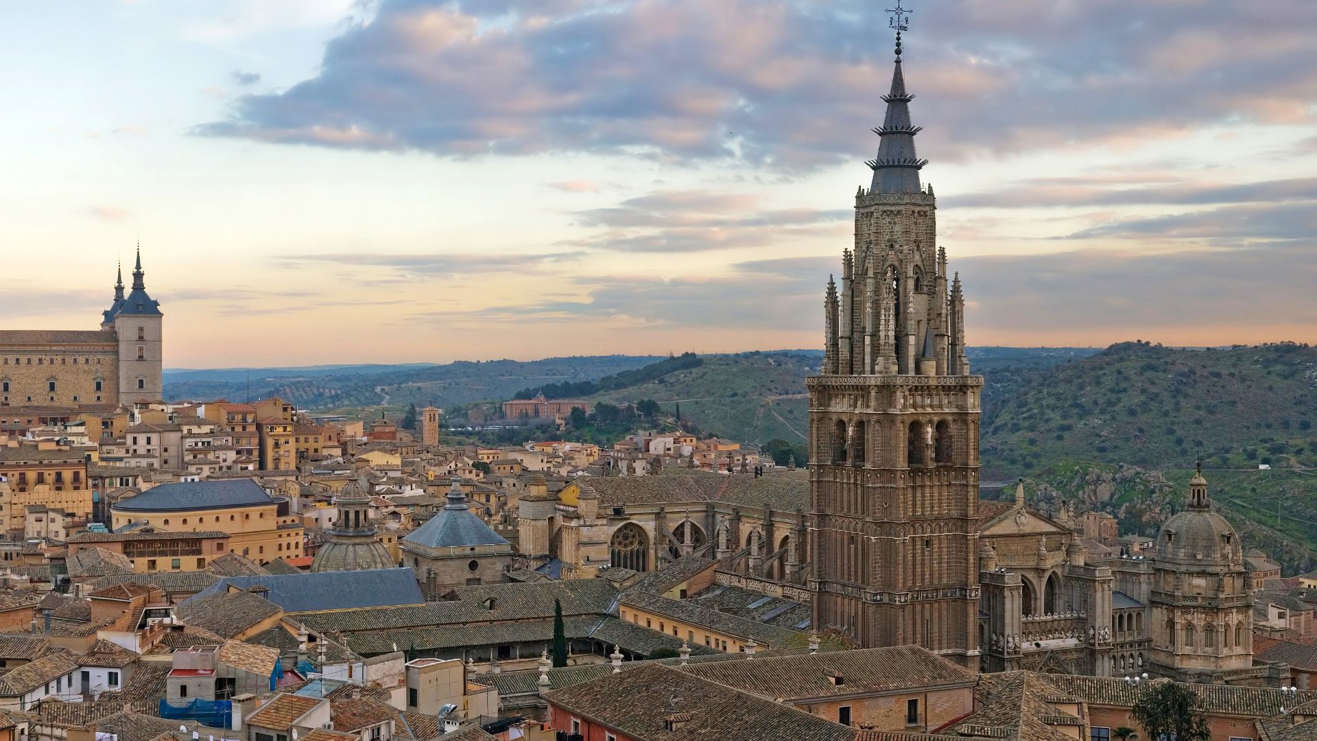 File:Toledo Skyline Panorama, Spain - Dec 2006 edit.jpg
