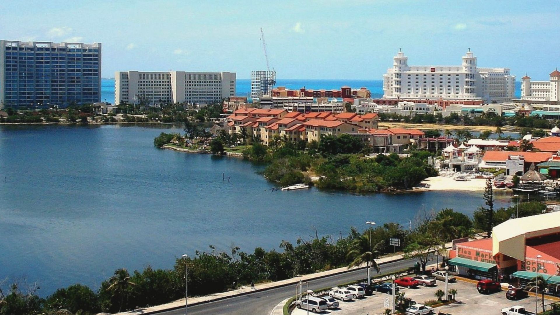 File:Hotel Zone in Cancun, Mexico.jpg