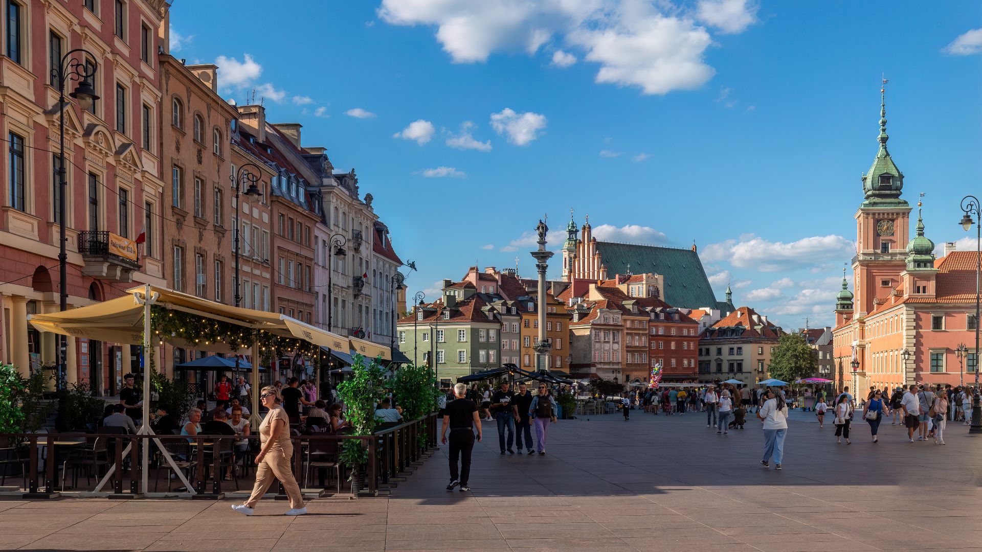 File:Castle Square (22271p).jpg