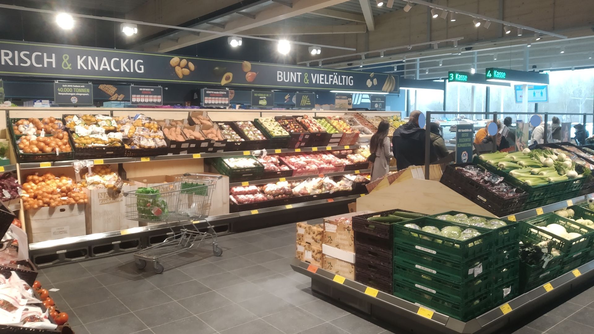 File:Obst- und Gemüse-Abteilung im aktuellsten Design von Aldi Süd 2 (Stand- Frühjahr 2021).jpg