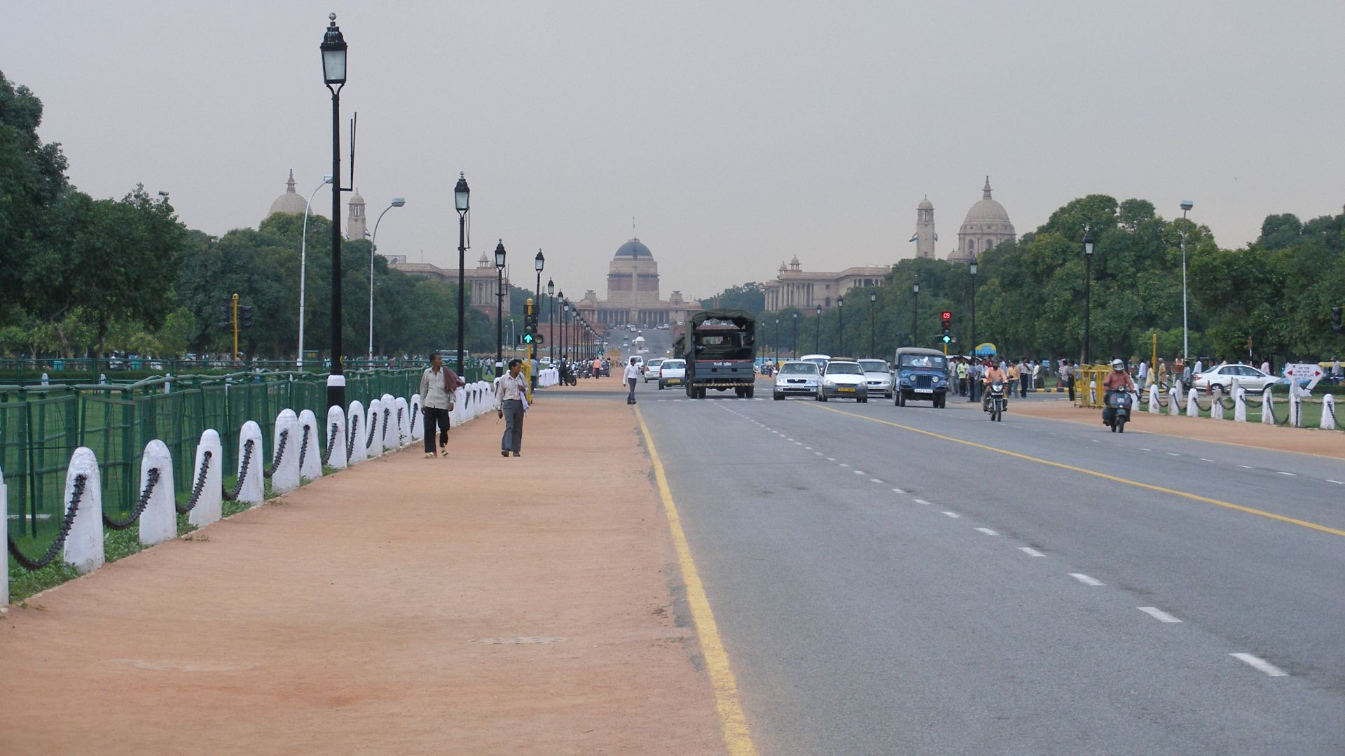 File:Delhi, India, Rajpath (Kingsway).jpg