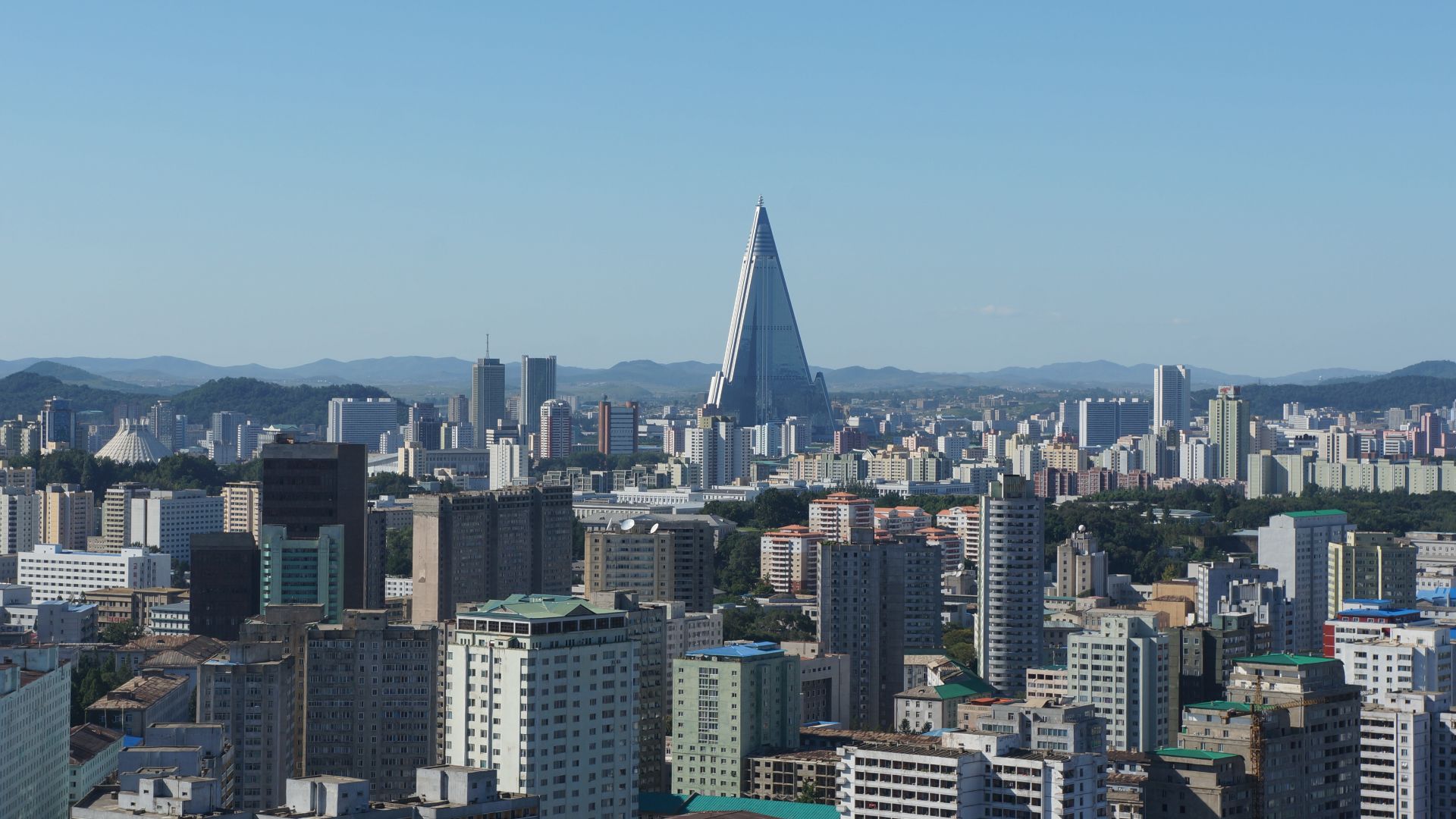 File:Pyongyang City - Ryugyong Hotel in Background (13913572409).jpg