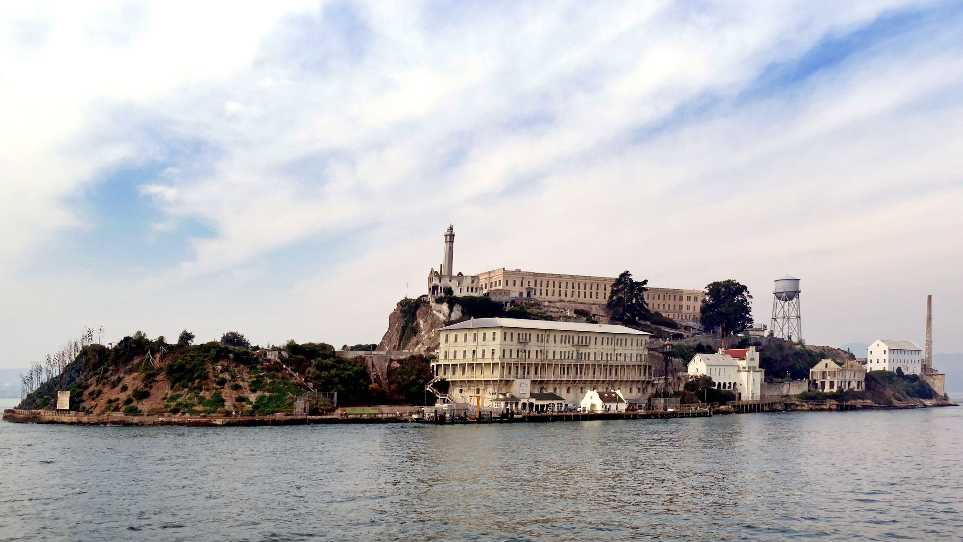 File:Alcatraz Island (39495489730).jpg