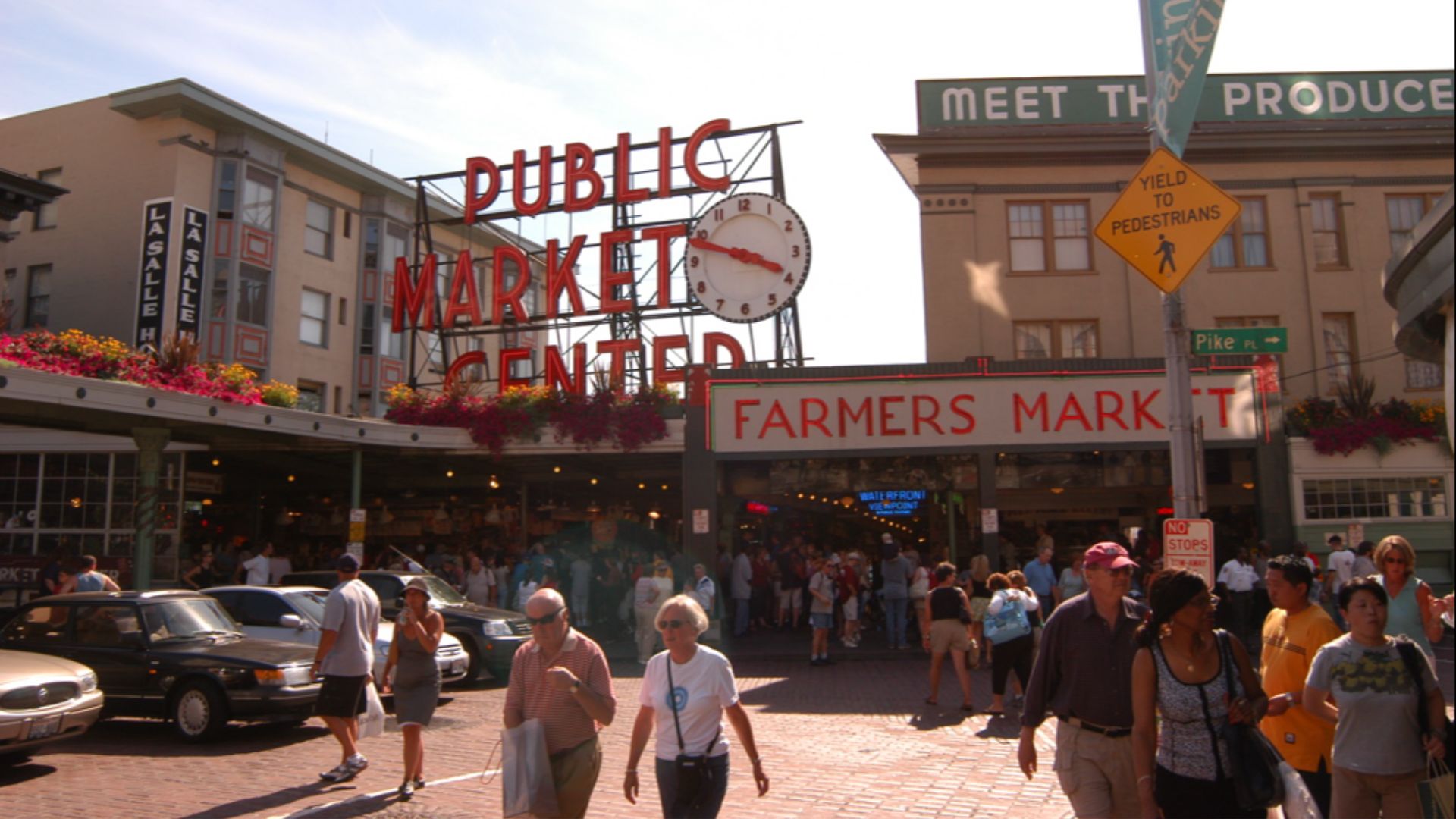 File:Pike-place-market.jpg