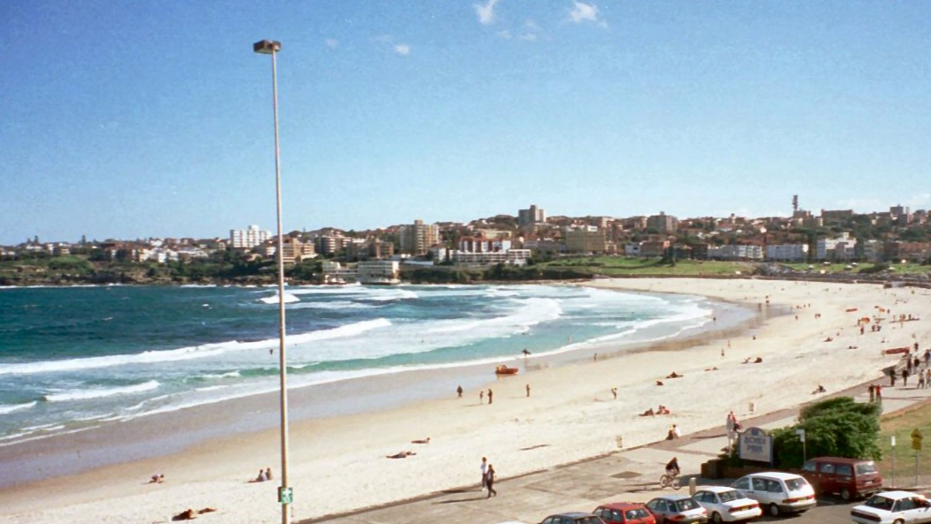 File:Bondi beach.jpg