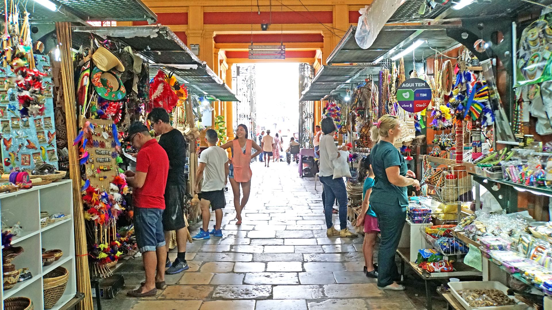 File:Brazil-00101 - Shop to you drop... (48956961727).jpg