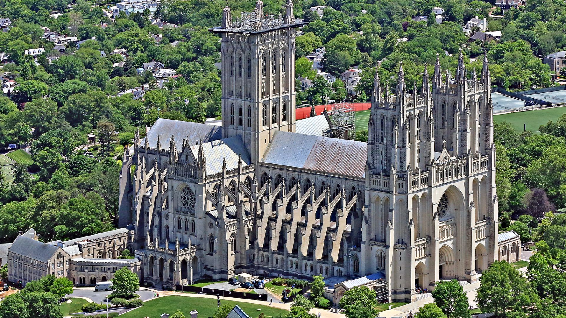 File:Washington National Cathedral Looking SE.jpg