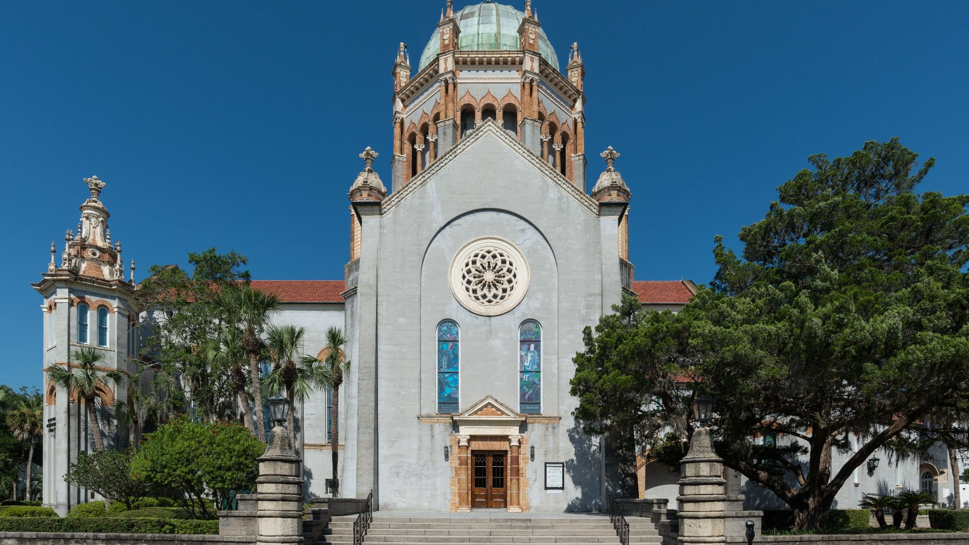 File:Memorial Presbyterian Church, St. Augustine FL, East view 20160707 1.jpg