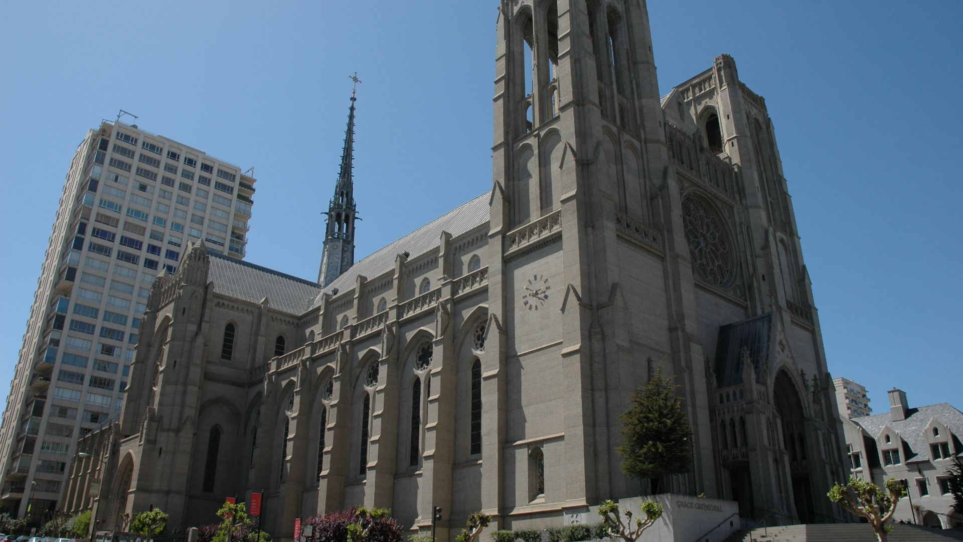 File:Grace Cathedral San Francisco 2.jpg