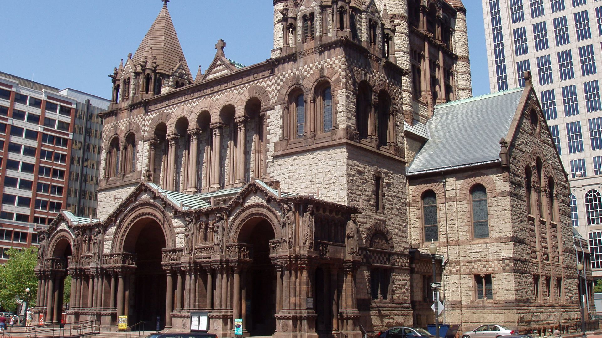 File:Trinity Church, Boston, Massachusetts - front oblique view.JPG