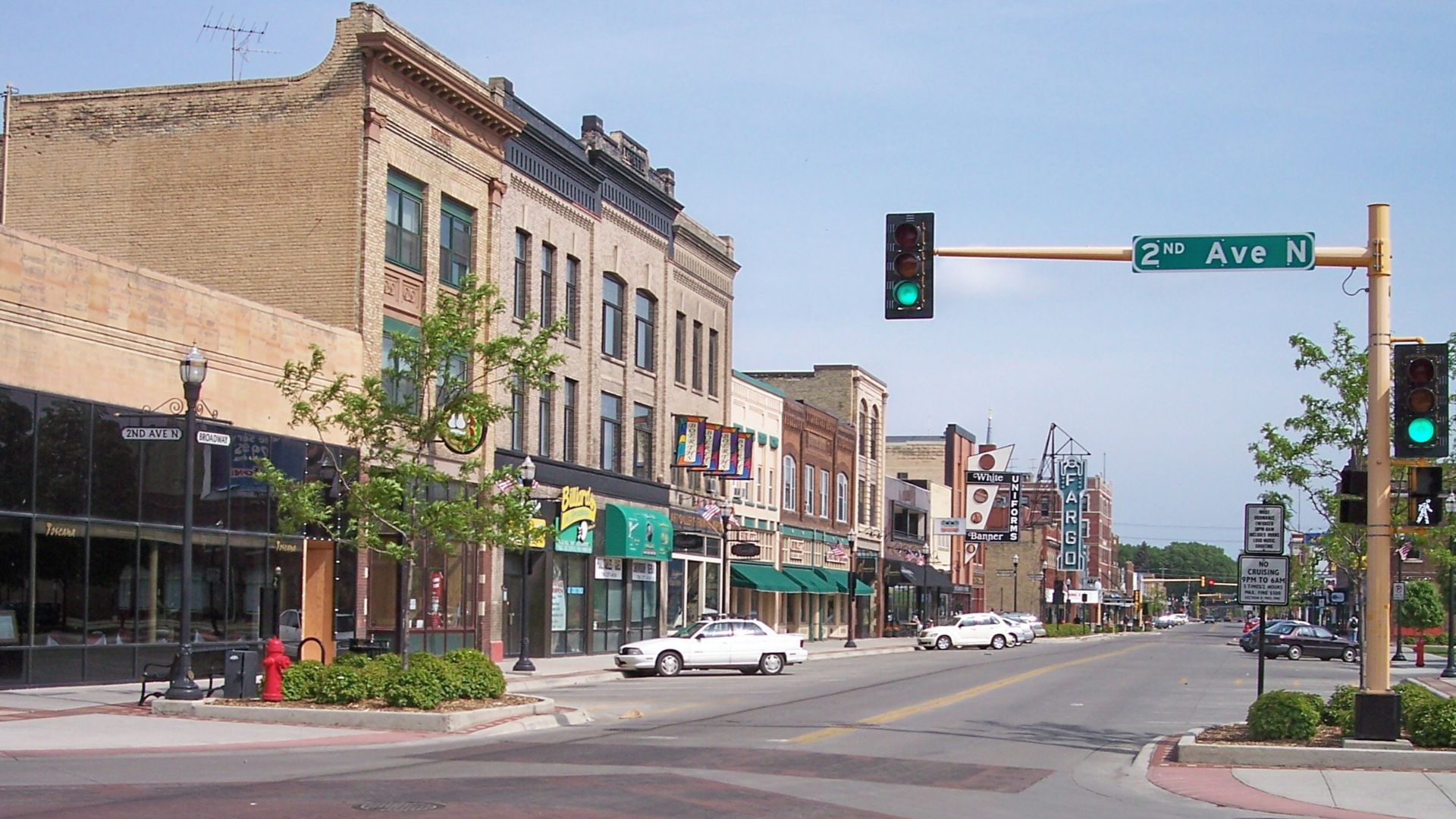 File:Fargo North Dakota Broadway.jpg