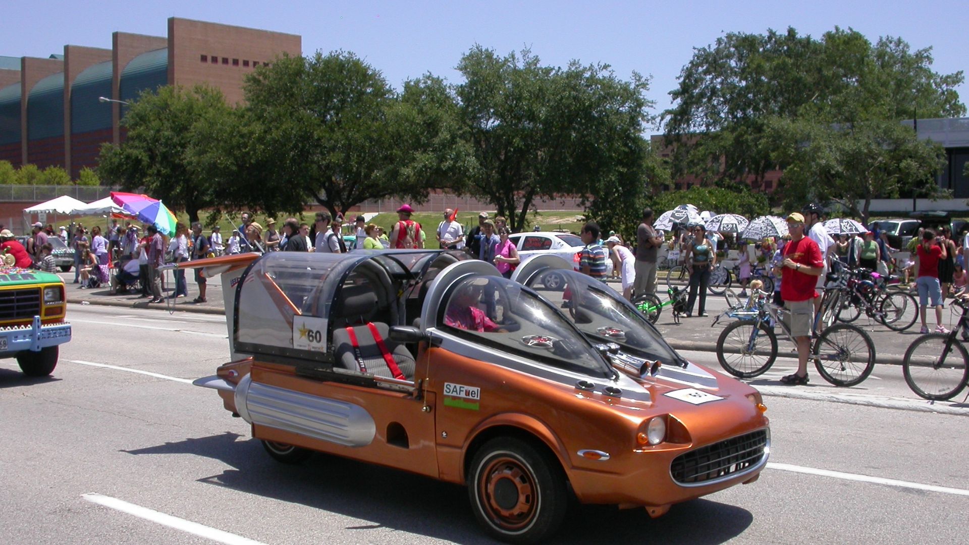 File:Art Car Parade.jpg