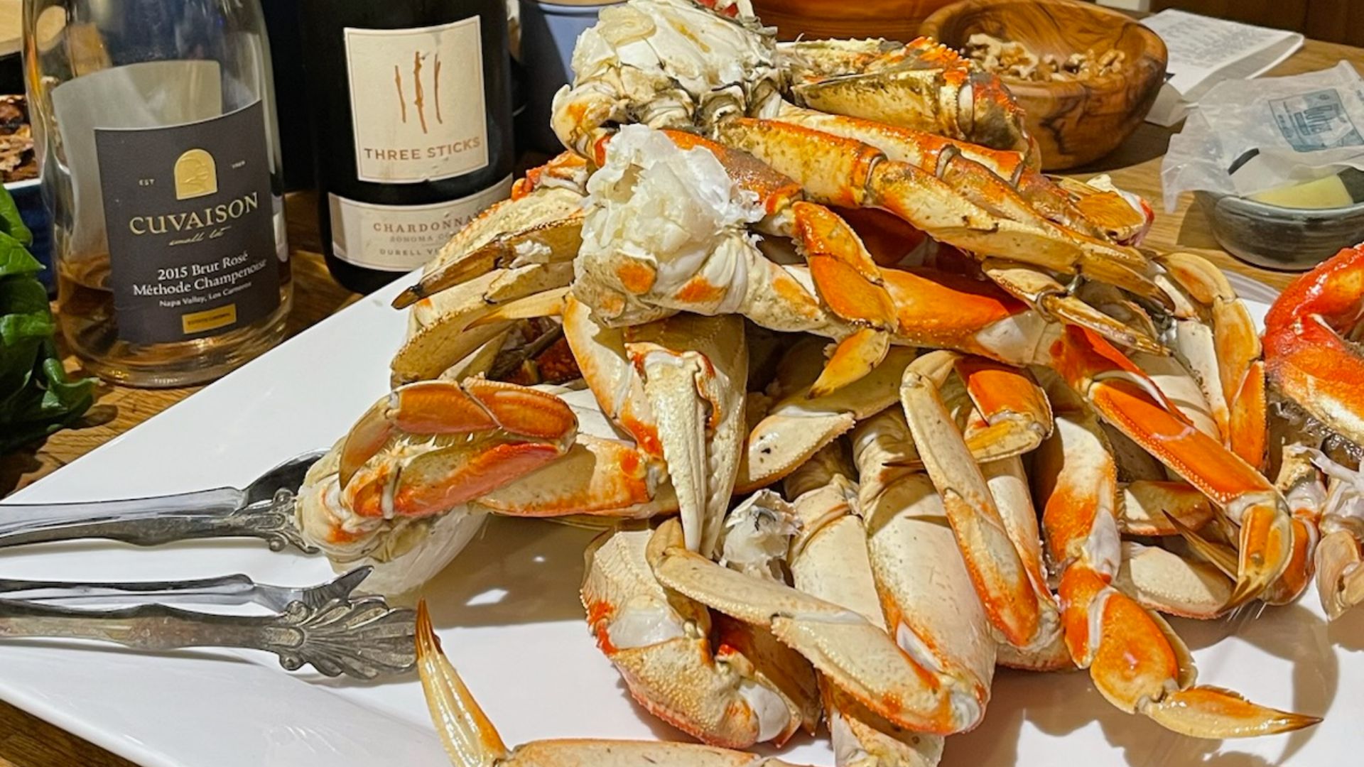File:Dungeness crab on Christmas Eve - 2022 - Sarah Stierch.jpg
