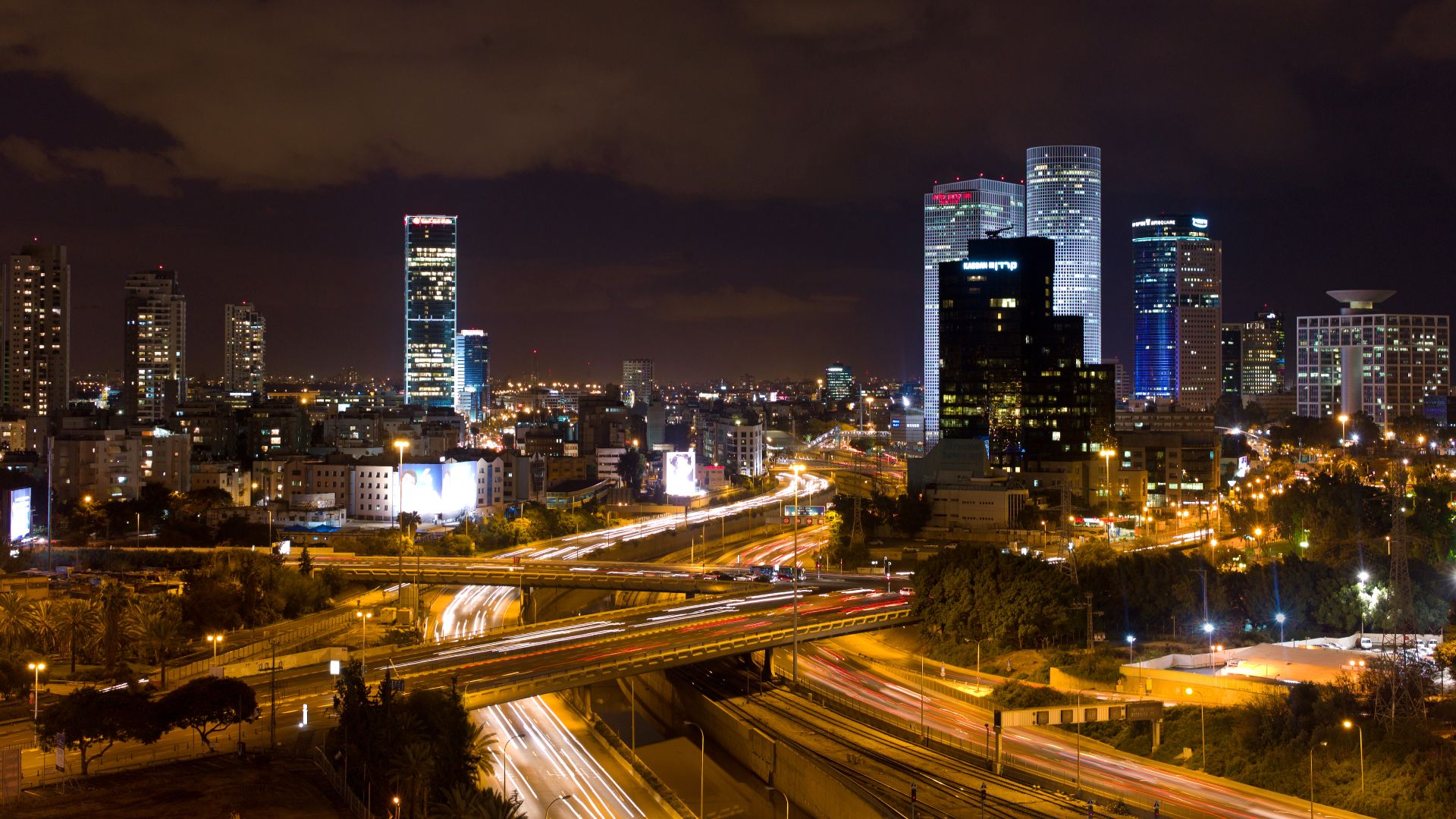 File:Tel Aviv at night.jpg
