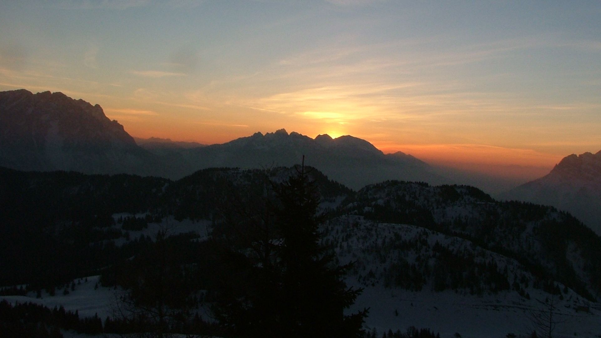 File:Sunrise monfalconi cadore.JPG