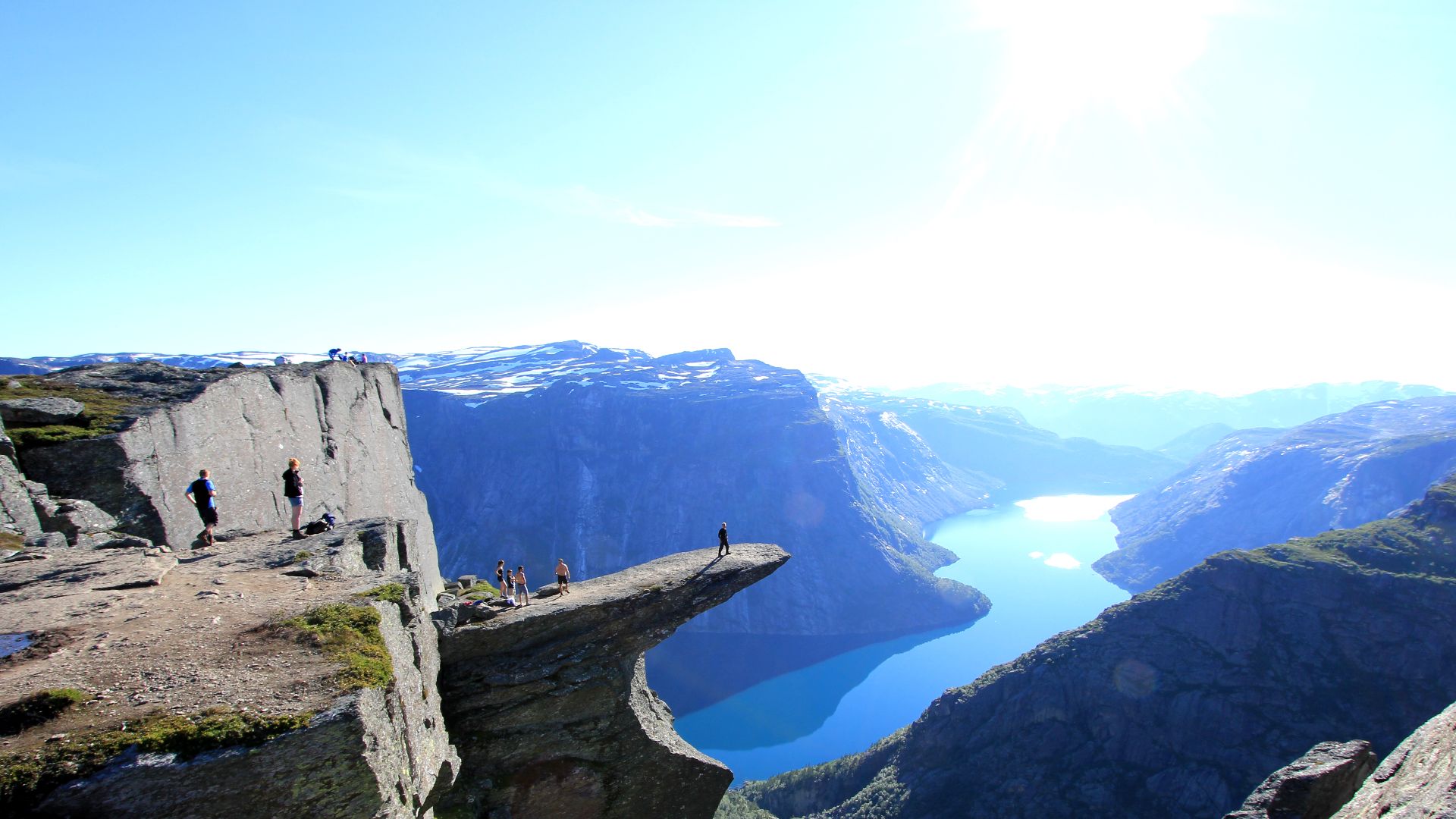 File:Trolltunga 2.jpg