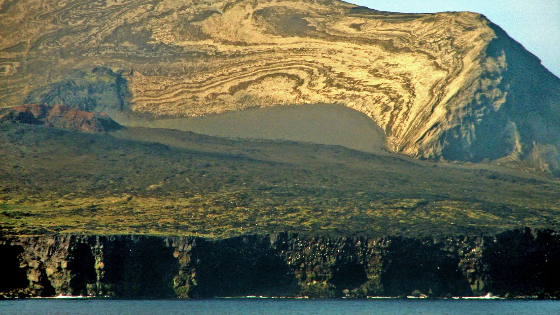 File:Surtsey Island1.jpg