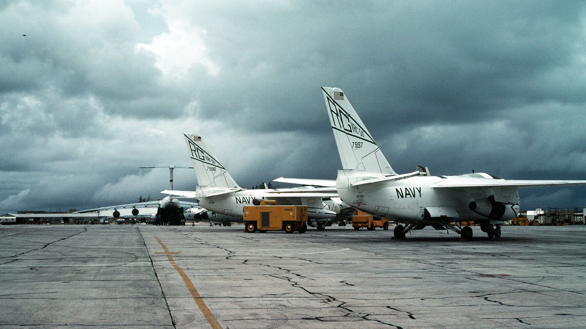 File:US-3A Vikings of VRC-50 at Diego Garcia 1983.JPEG
