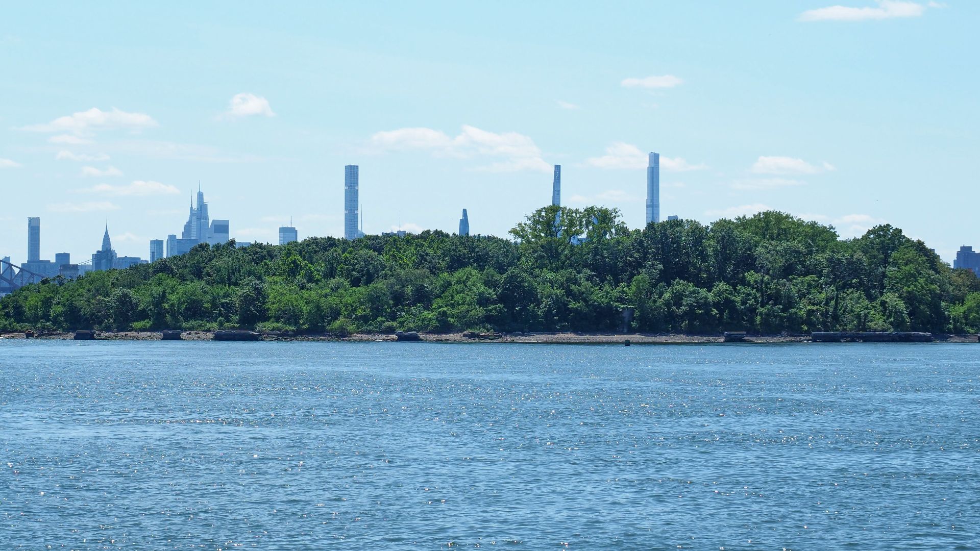 File:North Brother Island from Barretto Point Park.jpg