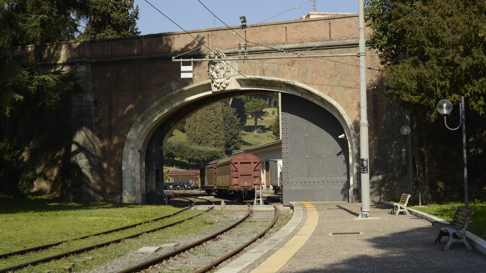 File:Vatican Railway Gate 2.jpg