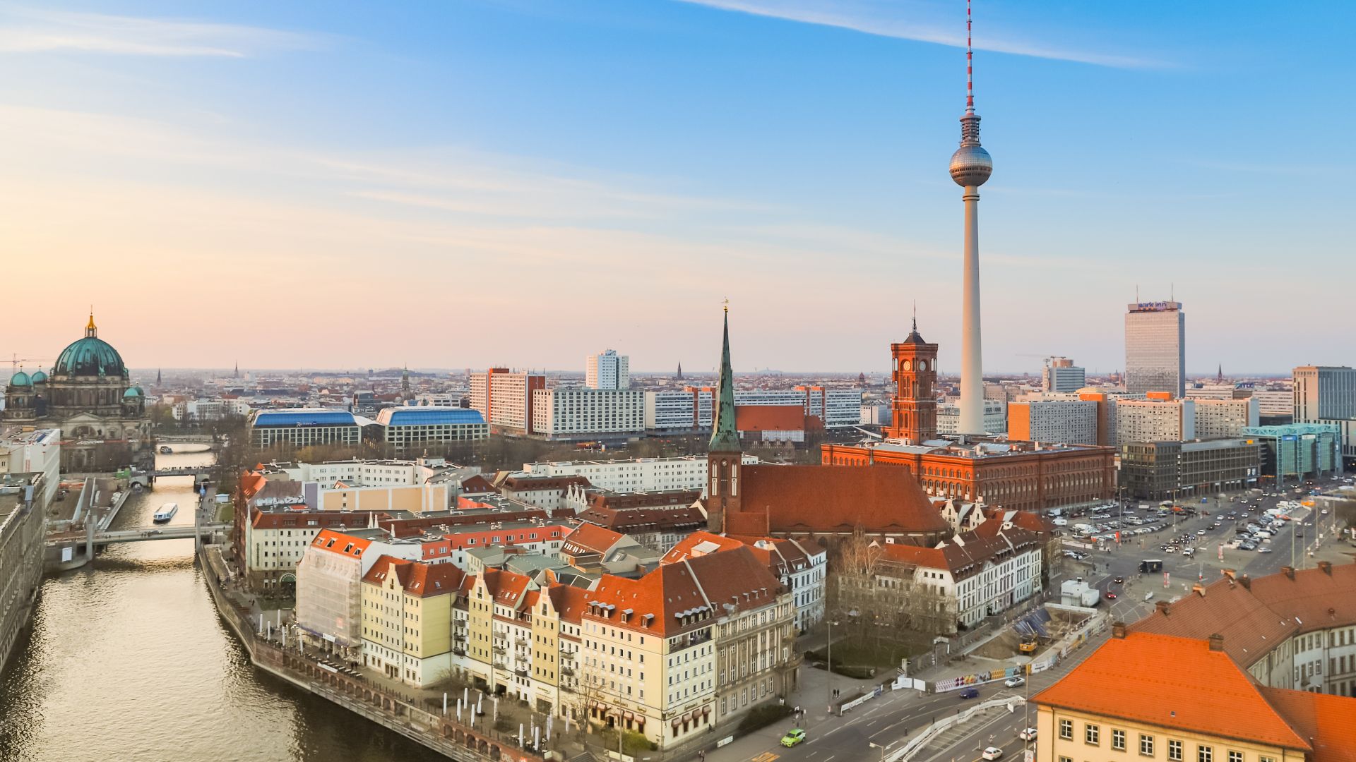 File:Aerial view of Berlin (32881394137).jpg