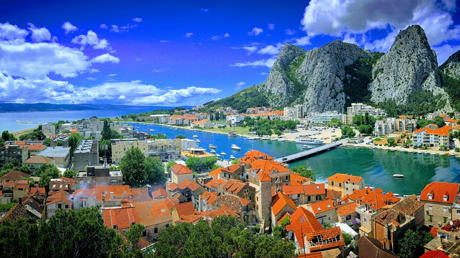 File:Omiš city panorama (2018-05-16).jpg