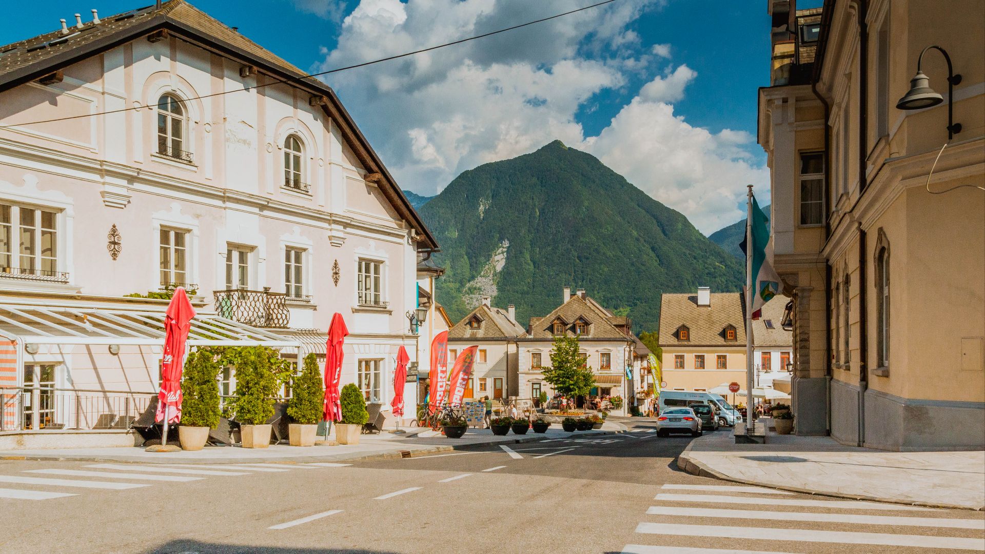 File:Bovec, Slovenia (43974060184).jpg